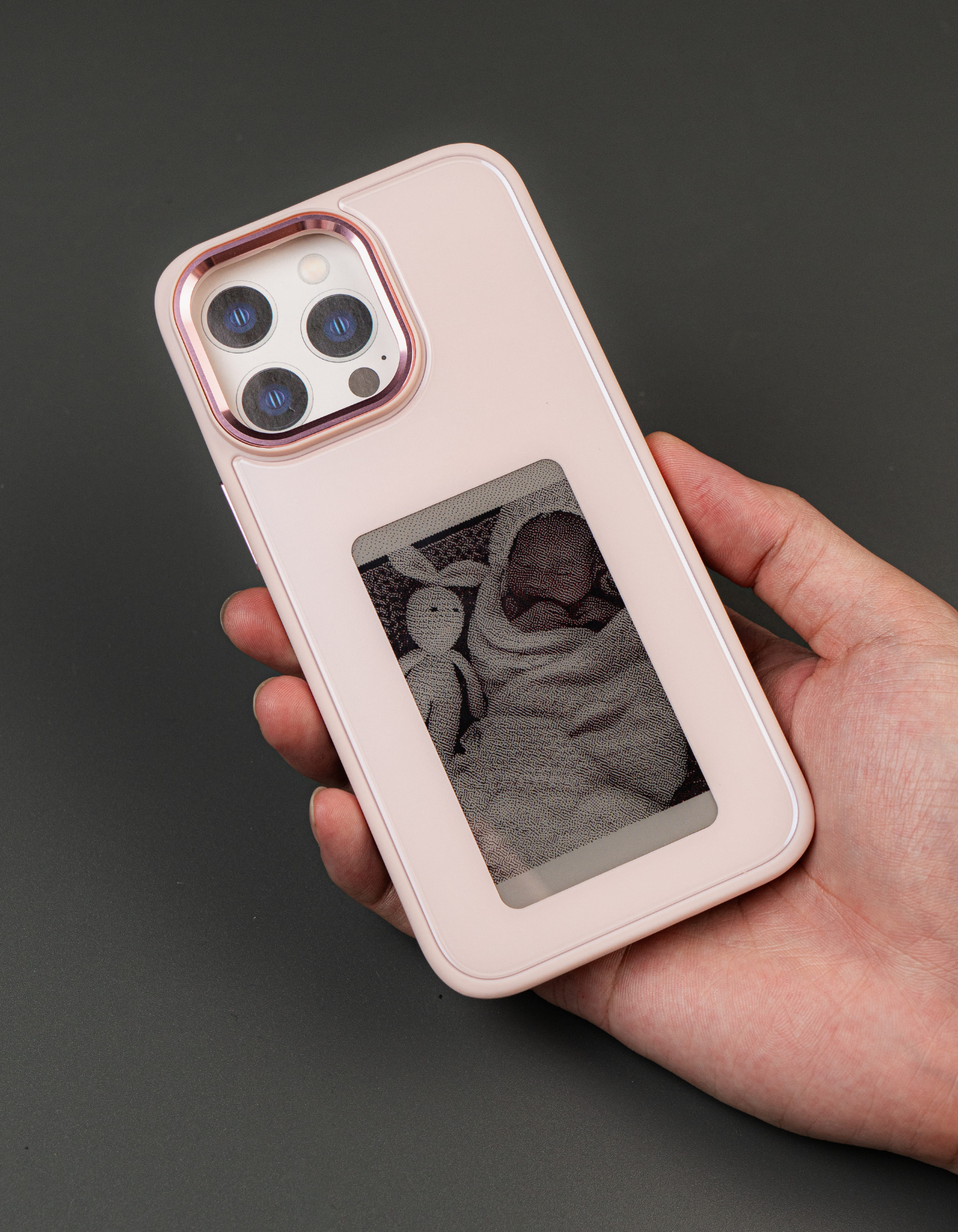 PixlrCase - Customizable E-ink iPhone Case for iPhone 13/14/15/Pro/ProMax