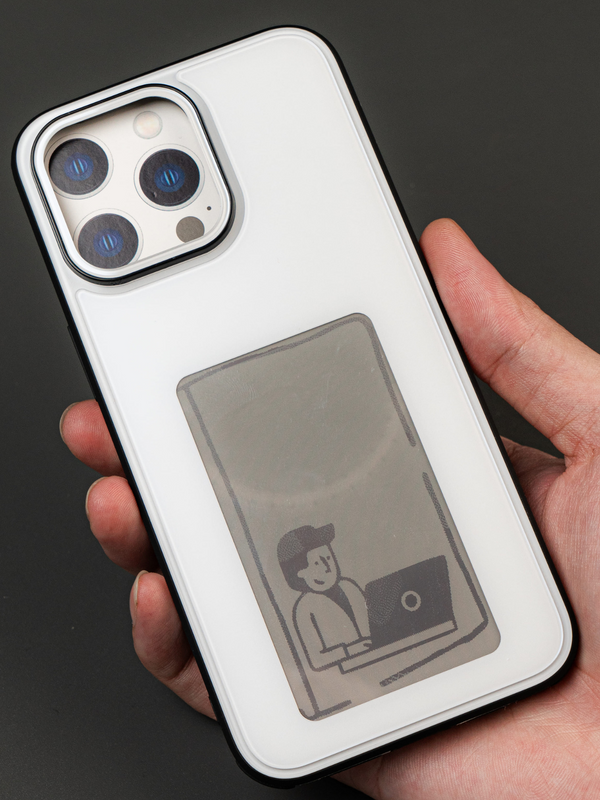 PixlrCase - Customizable E-ink iPhone Case for iPhone 13/14/15